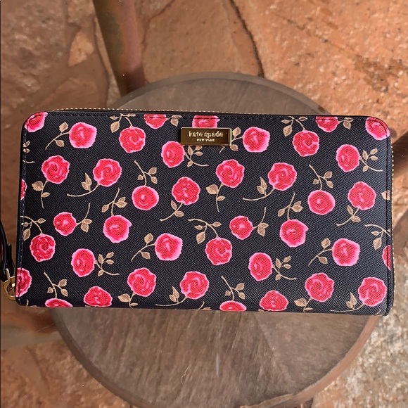 kate spade Handbags - Kate Spade wallet. NWT.